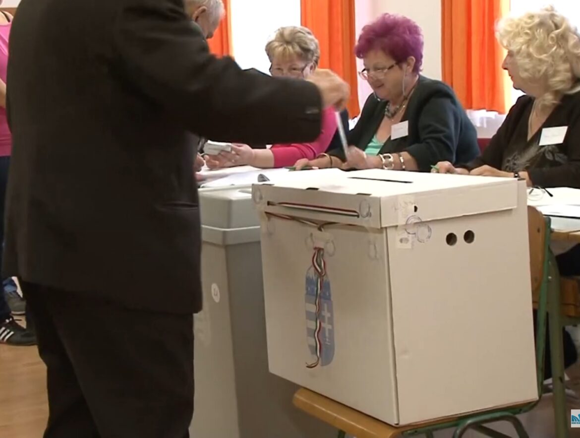 választás, szavazókör, Makó, fotó: Makói VTV